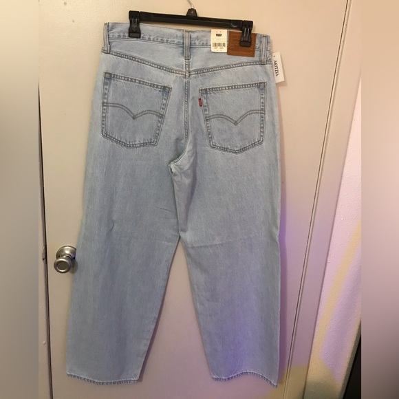 Aritzia Levi’s Baggy Dad Jeans - Picture 5 of 10